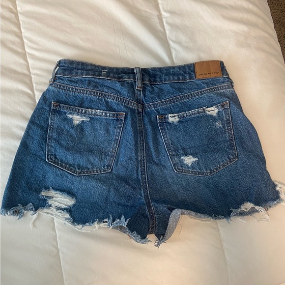 American Eagle Distressed Mom Short - Picture 3 of 5